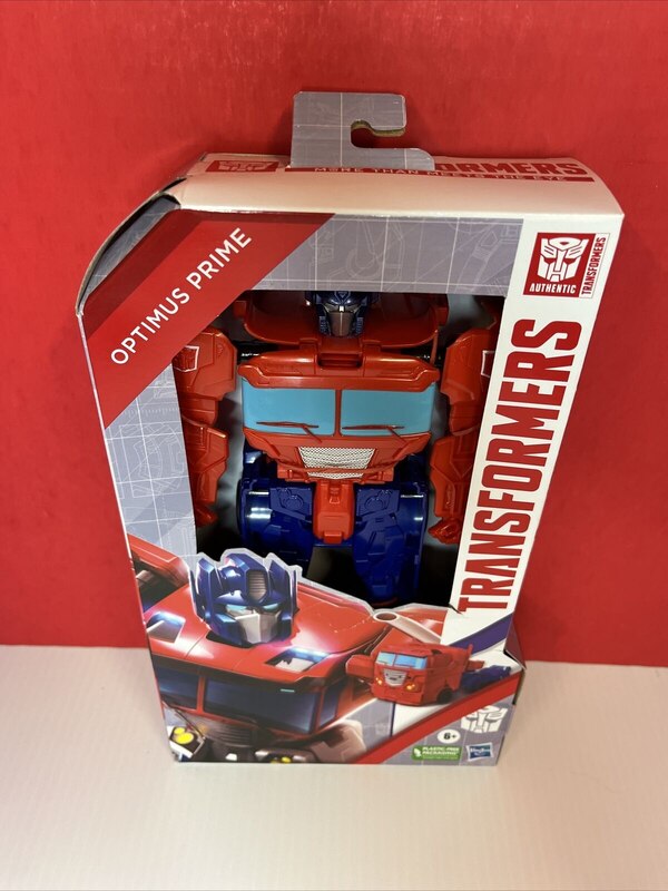 Image Of Transformers Authentics Optimus Prime Titan Changer Plastic Free Packaging  (15 of 18)